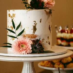 Premium Vintage Floral Semi-Naked Gold Cake